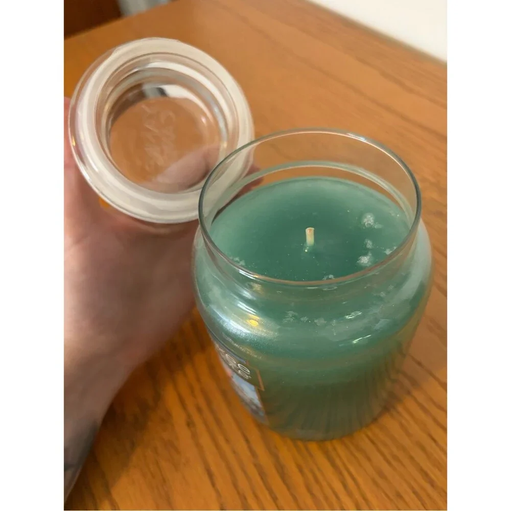 Yankee Candle rich scented coastal